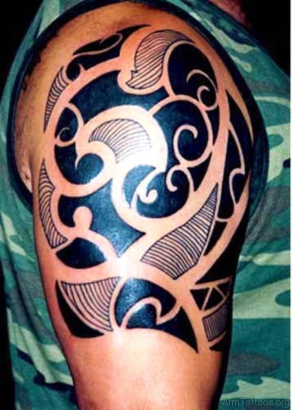 Black Maori Designer Tattoo On Right Arm 