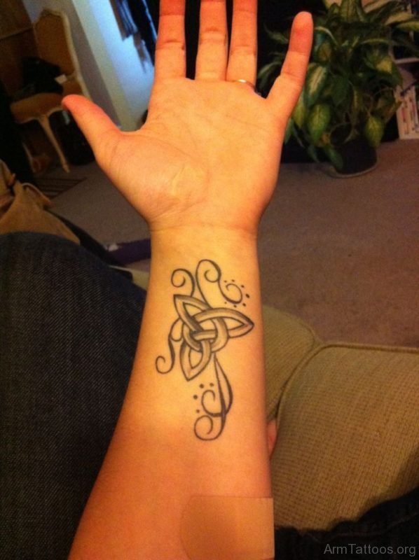 Fashionable Celtic knot Tattoo 