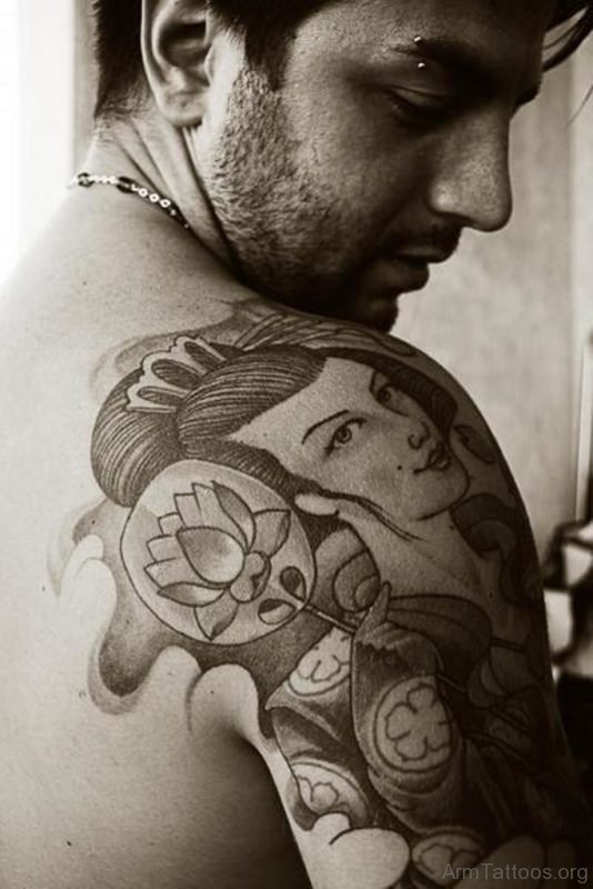 Geisha Tattoo On Right Shoulder For Guys