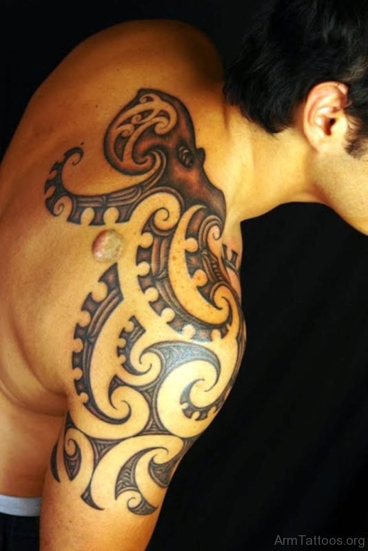 Maori Tribal Tattoo On Right Arm 