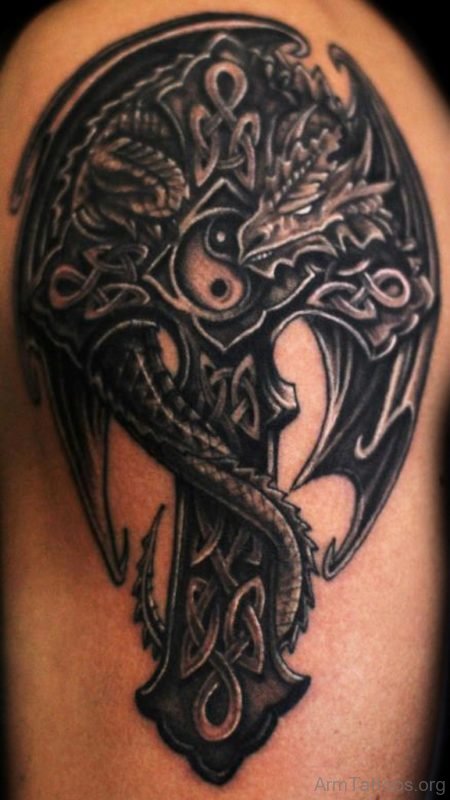 Nice Dragon Tattoo On Right Shoulder