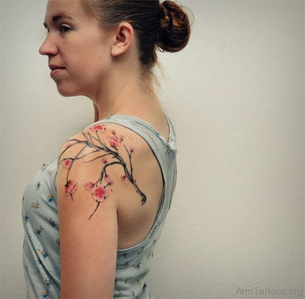 Pretty Shoulder Tatttoo