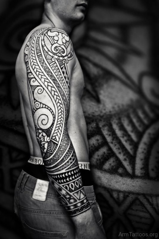 Stylish Hawaiian Tribal Tattoo